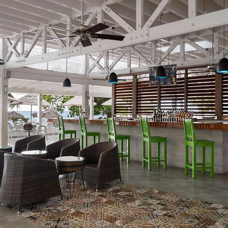 Grand Decameron Cornwall Beach, A Trademark All-Inclusive Resort Montego Bay Exterior photo