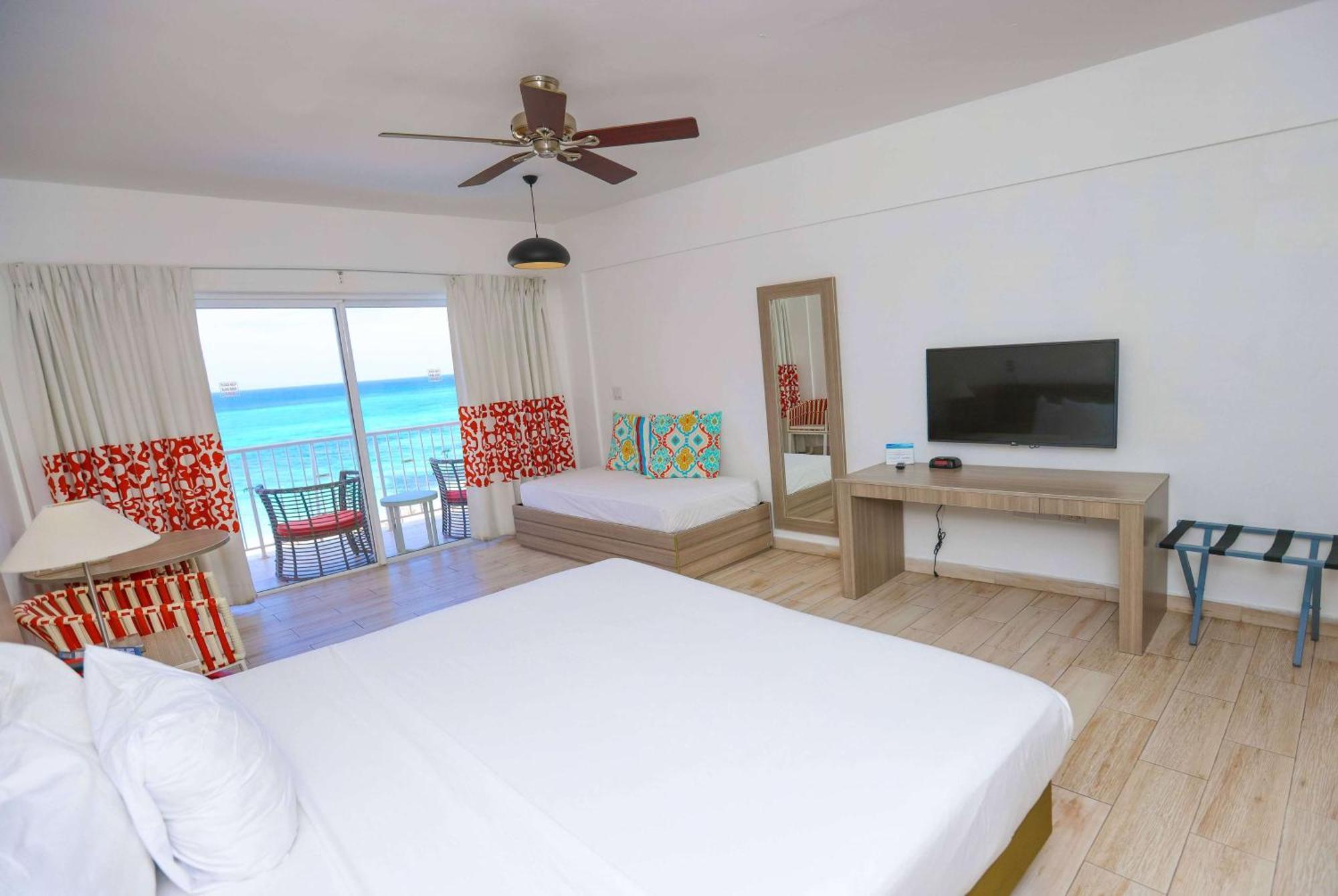 Grand Decameron Cornwall Beach, A Trademark All-Inclusive Resort Montego Bay Exterior photo