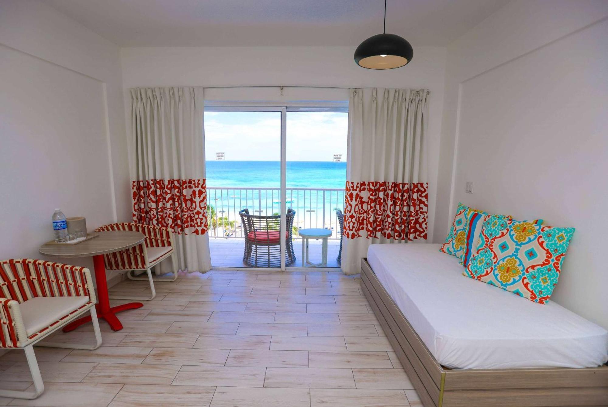 Grand Decameron Cornwall Beach, A Trademark All-Inclusive Resort Montego Bay Exterior photo
