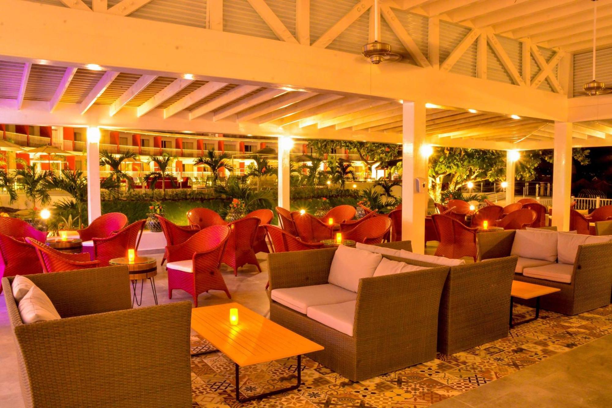 Grand Decameron Cornwall Beach, A Trademark All-Inclusive Resort Montego Bay Exterior photo