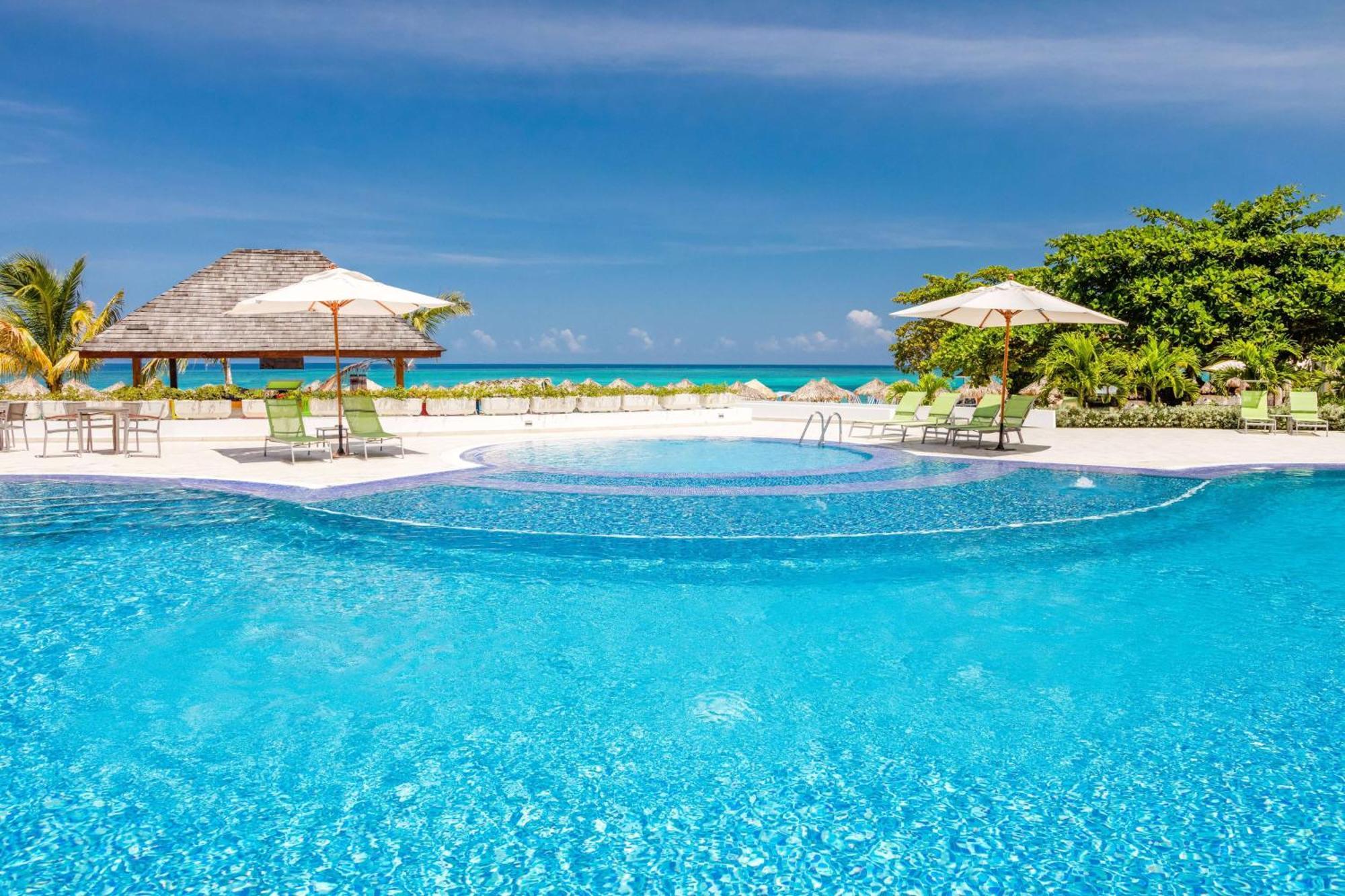 Grand Decameron Cornwall Beach, A Trademark All-Inclusive Resort Montego Bay Exterior photo