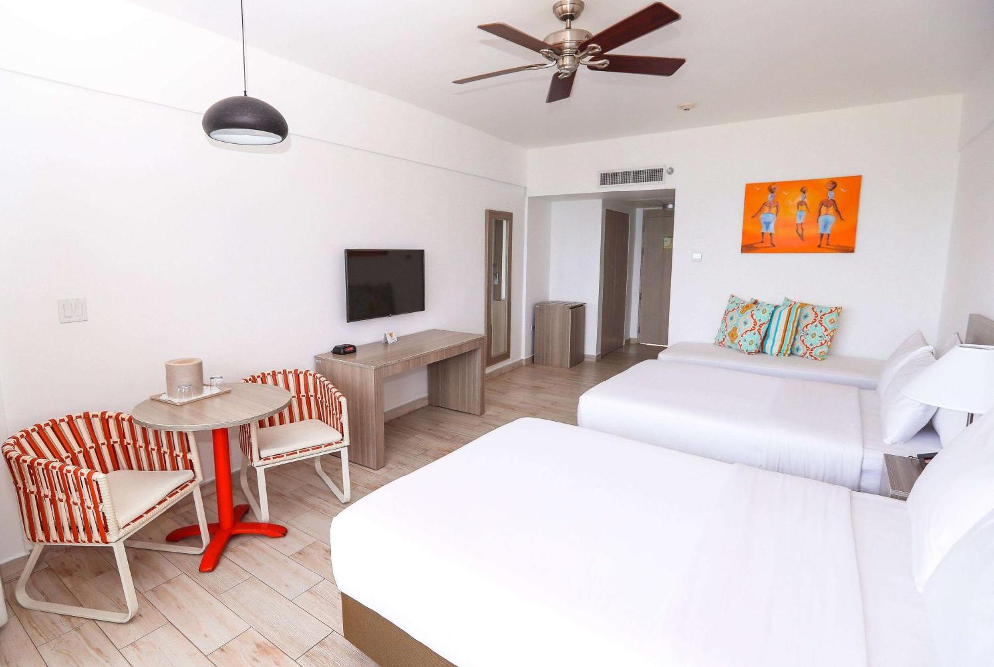 Grand Decameron Cornwall Beach, A Trademark All-Inclusive Resort Montego Bay Exterior photo