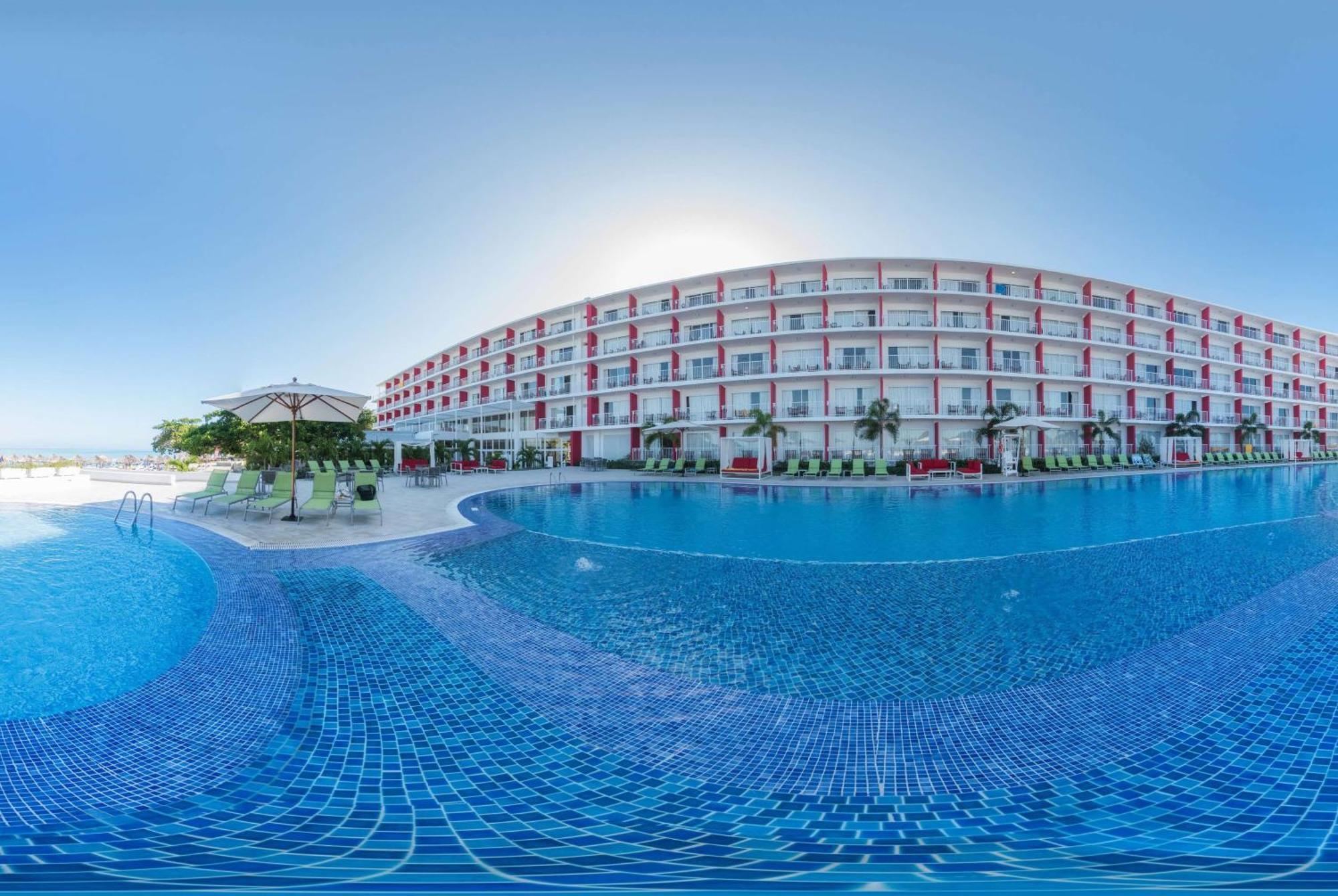 Grand Decameron Cornwall Beach, A Trademark All-Inclusive Resort Montego Bay Exterior photo