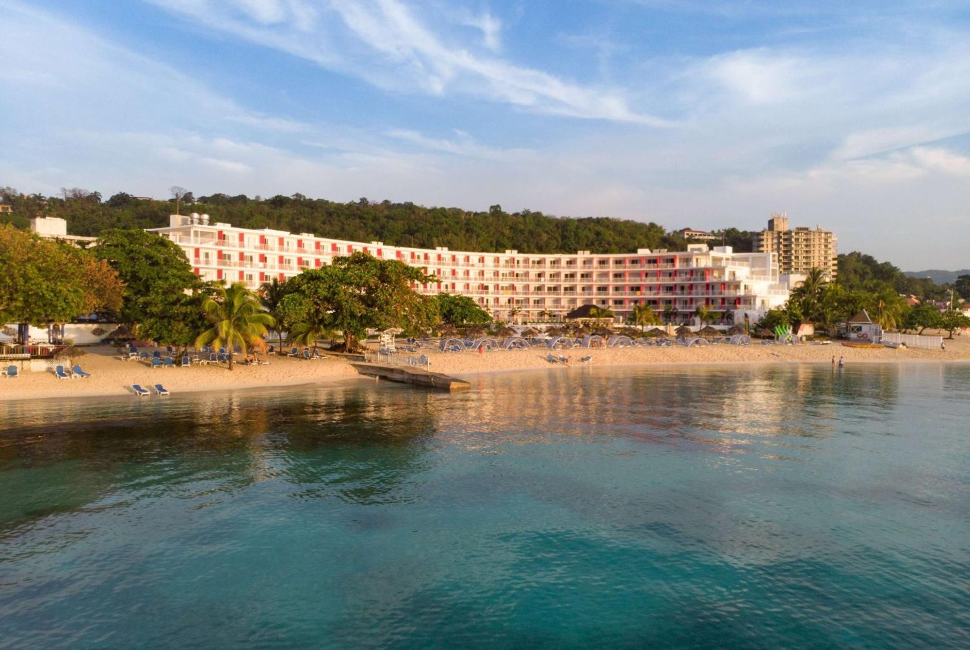 Grand Decameron Cornwall Beach, A Trademark All-Inclusive Resort Montego Bay Exterior photo