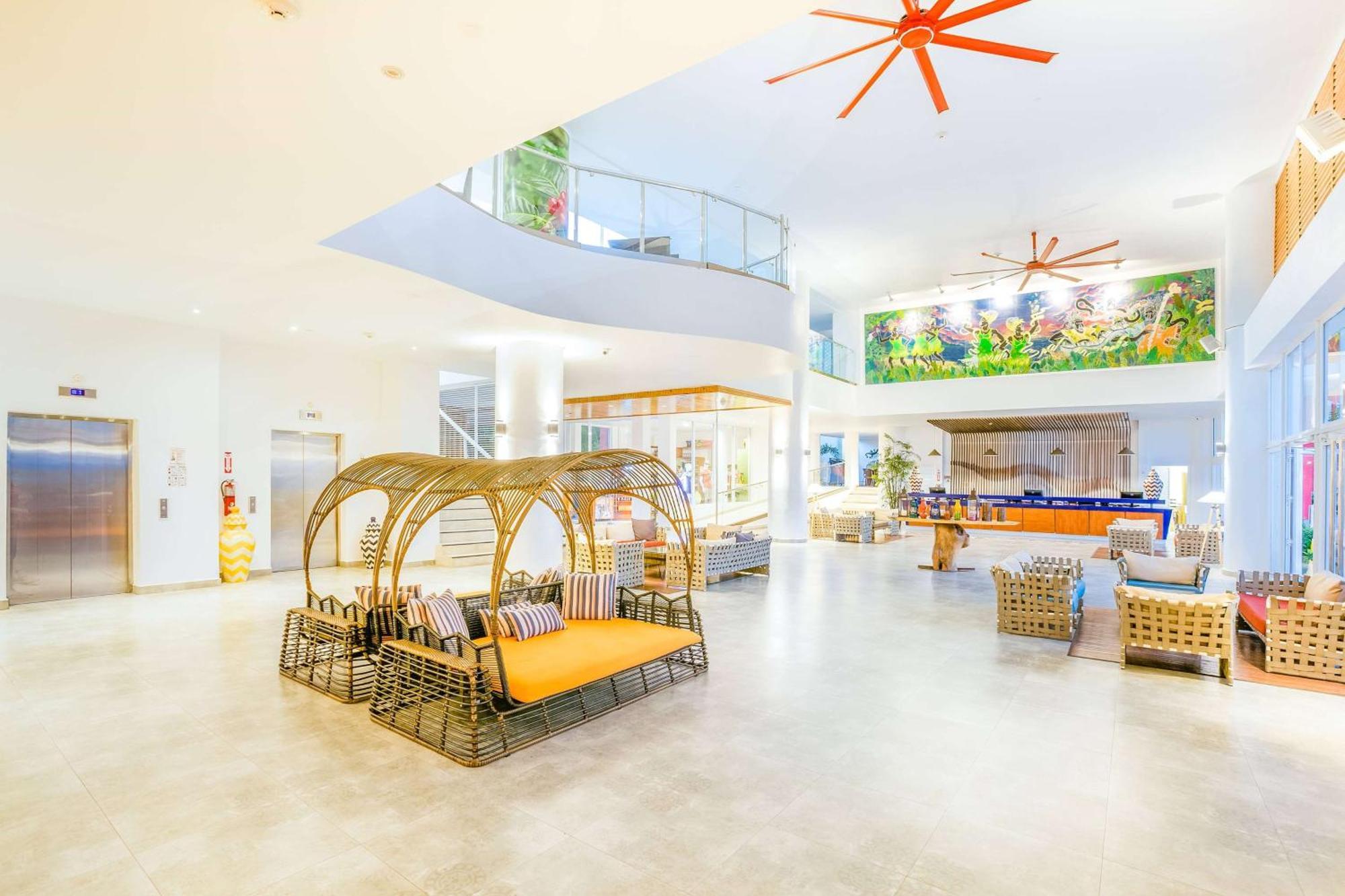 Grand Decameron Cornwall Beach, A Trademark All-Inclusive Resort Montego Bay Exterior photo