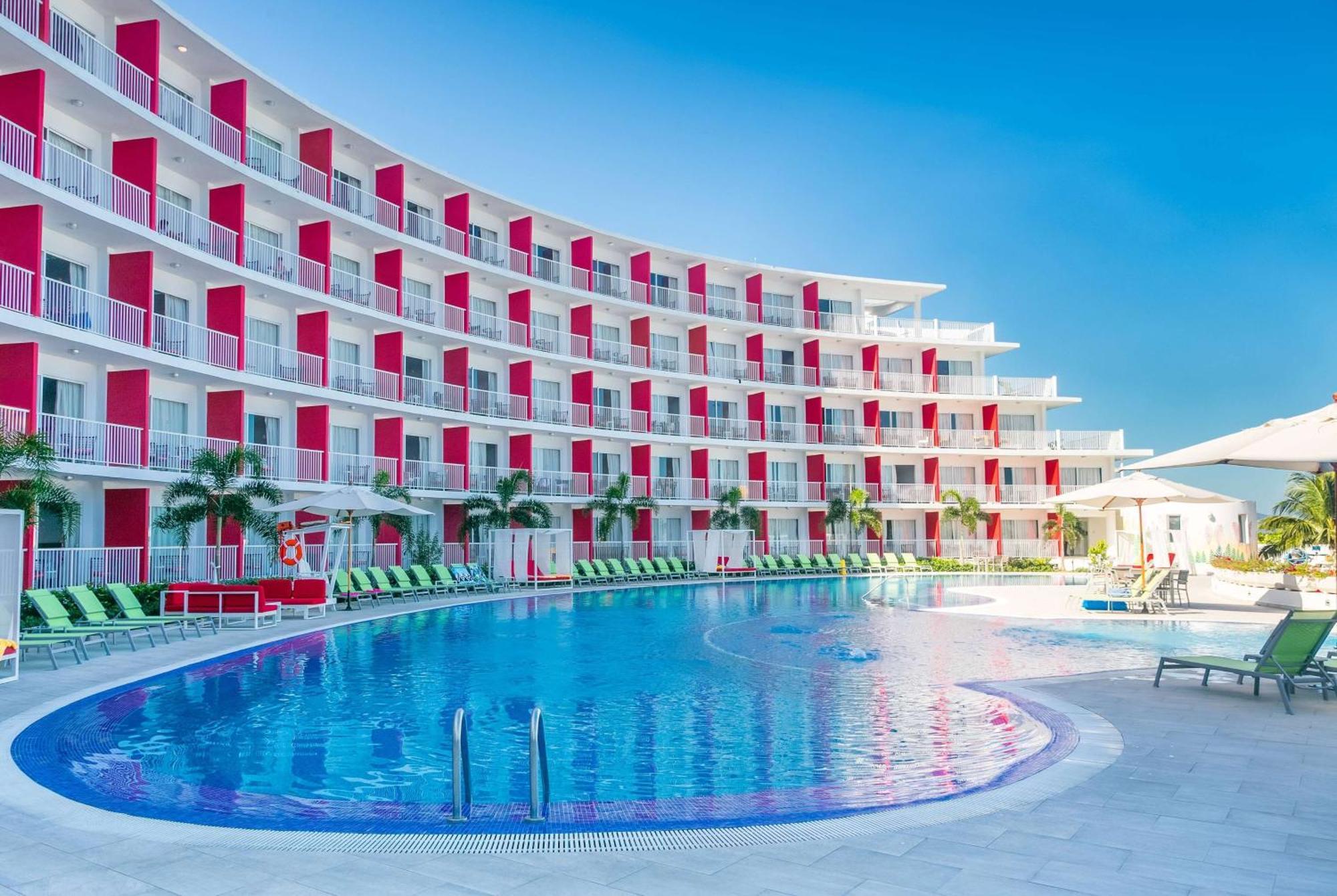 Grand Decameron Cornwall Beach, A Trademark All-Inclusive Resort Montego Bay Exterior photo