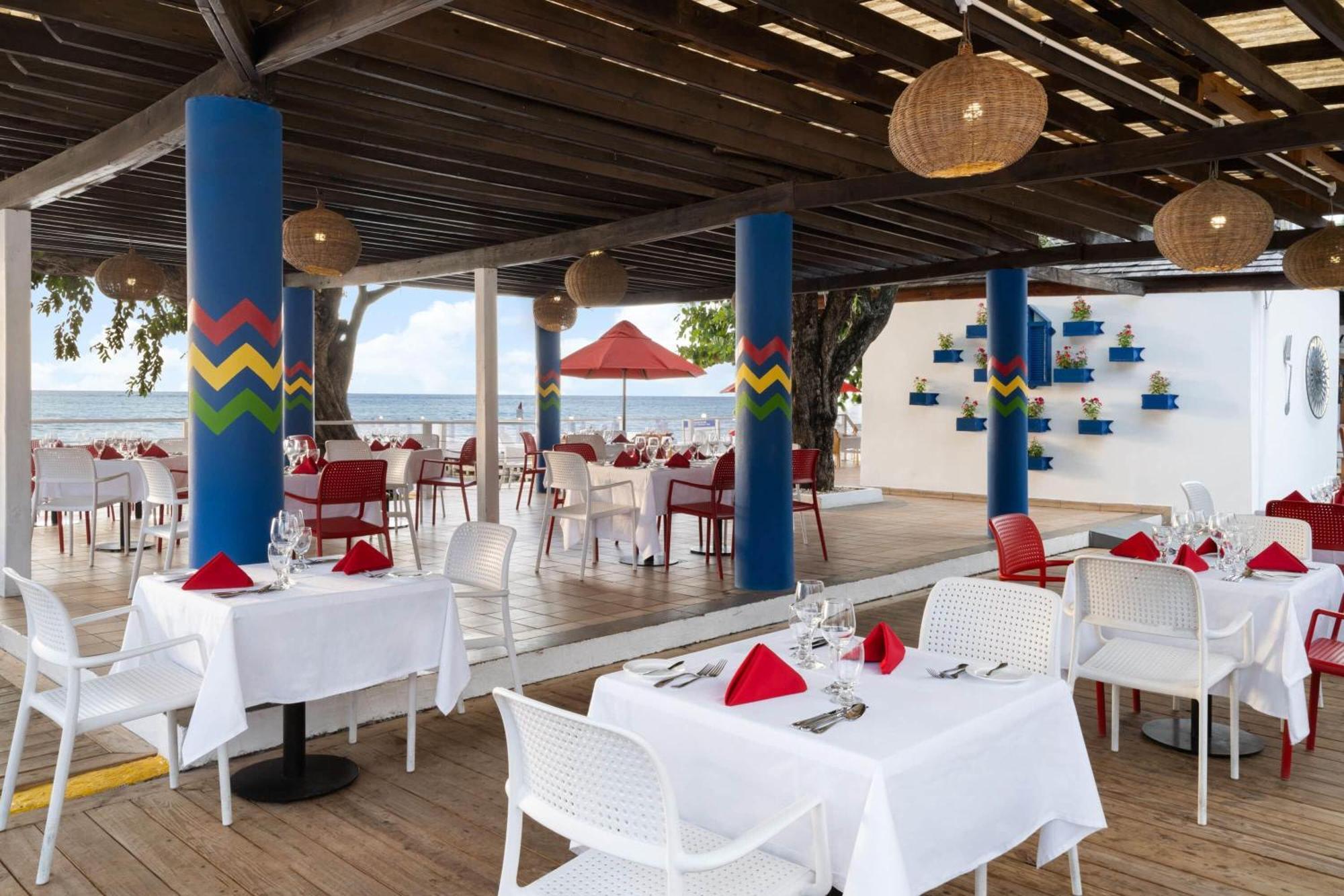 Grand Decameron Cornwall Beach, A Trademark All-Inclusive Resort Montego Bay Exterior photo