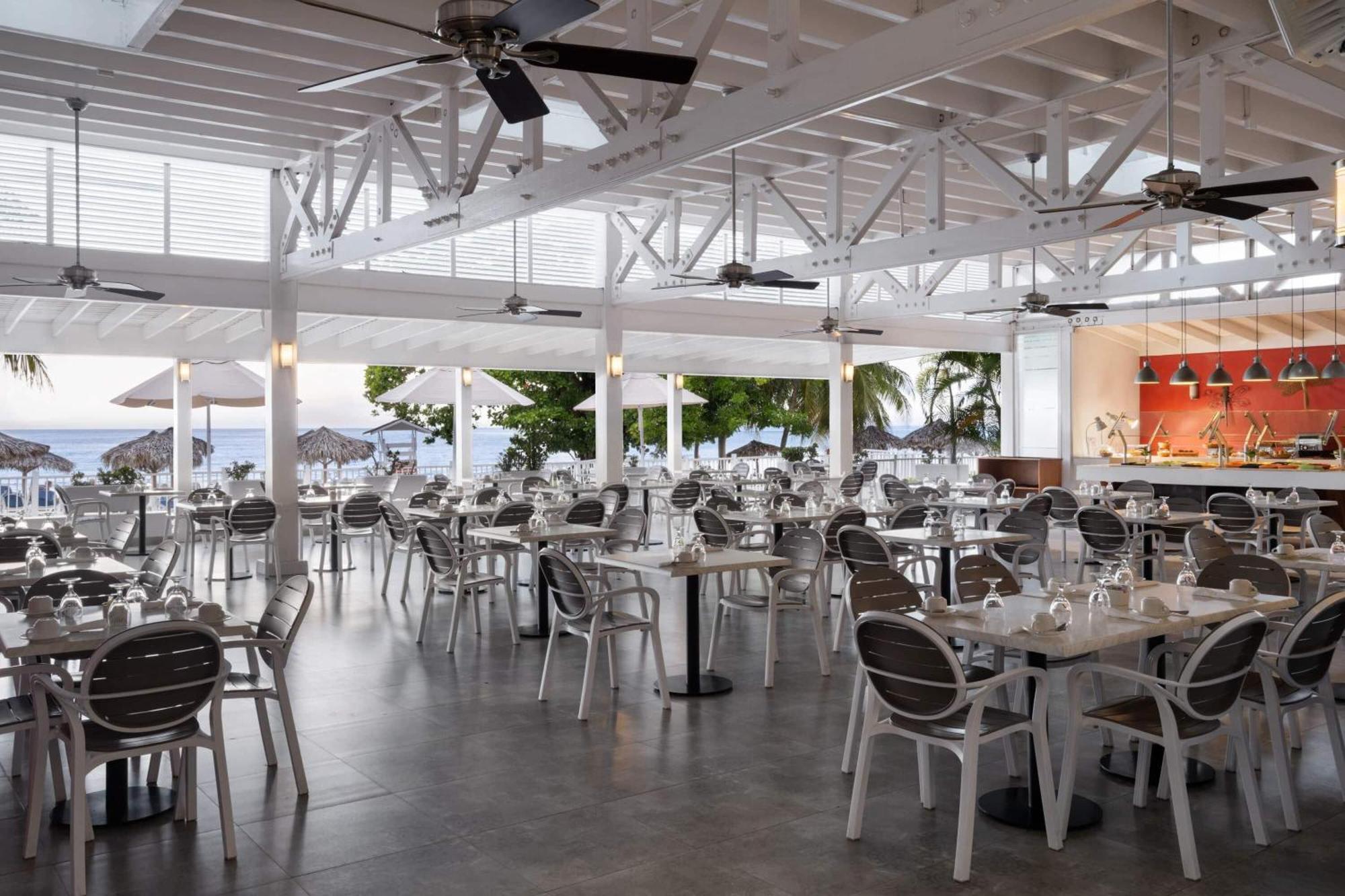 Grand Decameron Cornwall Beach, A Trademark All-Inclusive Resort Montego Bay Exterior photo
