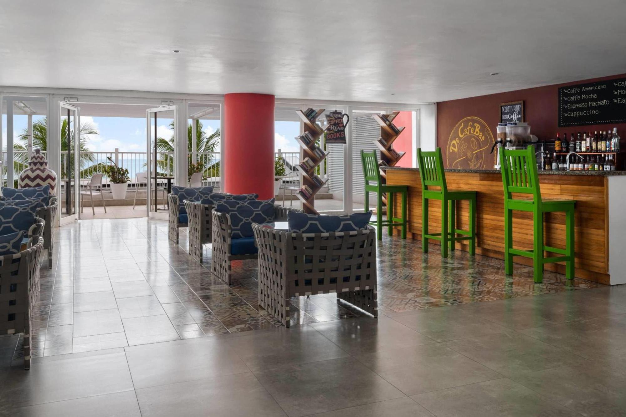 Grand Decameron Cornwall Beach, A Trademark All-Inclusive Resort Montego Bay Exterior photo