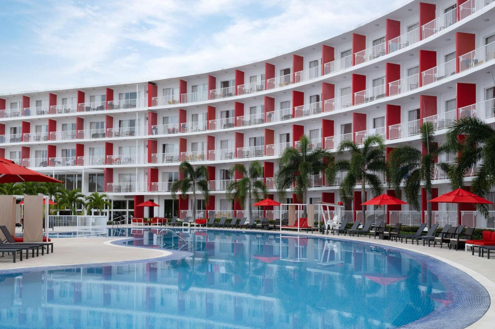 Grand Decameron Cornwall Beach, A Trademark All-Inclusive Resort Montego Bay Exterior photo