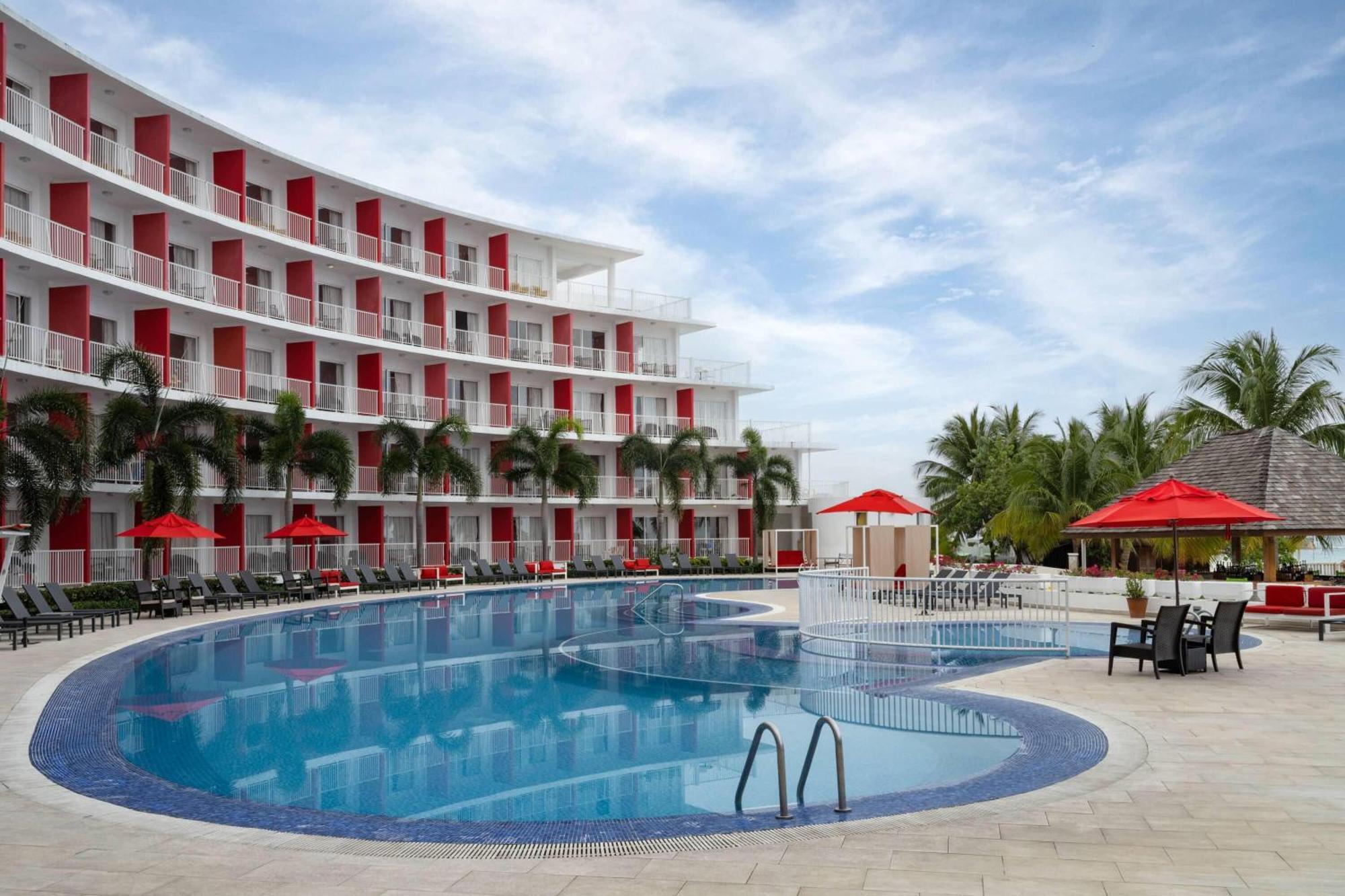 Grand Decameron Cornwall Beach, A Trademark All-Inclusive Resort Montego Bay Exterior photo